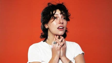 Avec “Girl Violence”, King Princess fait sa drama queer