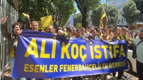 5 bin Fenerbahçeli Ali Koç'un istifa etmesi için yürüdü!