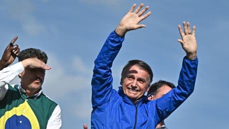 Prisión domiciliaria para el ex presidente Bolsonaro por desobedecer a la Justicia brasileña