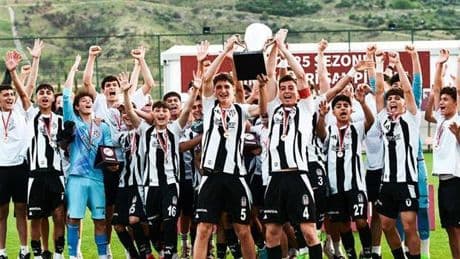 Beşiktaş U16, Fenerbahçe'yi yendi, şampiyon oldu!