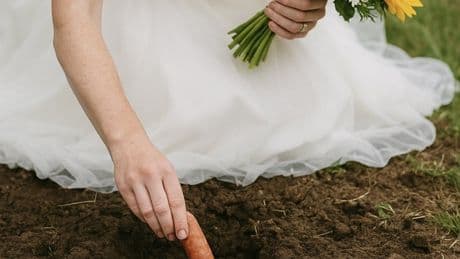 Gelinlerin toprağa sosis gömmesinin nedeni meğer buymuş