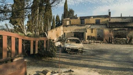 « J’ai été pompier pendant vingt ans, je n’ai jamais vu ça » : l’Aude à l’épreuve de l’incendie le plus violent de l’histoire récente
