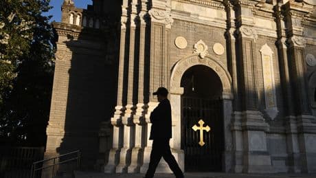 Vatican-Chine : deux évêques de l’Église catholique souterraine reconnus par Pékin