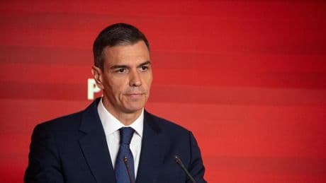 Sánchez comunica a los grupos parlamentarios que acudirá a la sesión de control al Gobierno