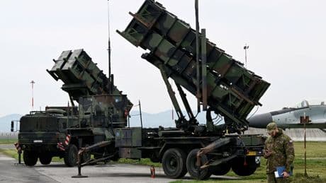Arrêt des livraisons d’armes à l’Ukraine  une vraie fausse surprise des États-Unis
