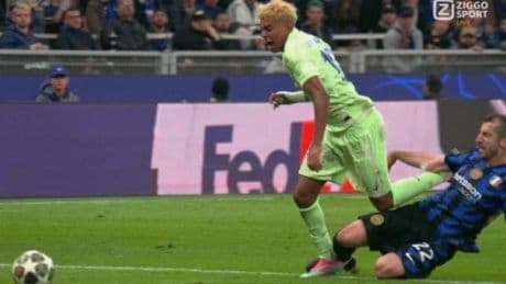 ¡Penalti a Lamine que pita Marciniak y el VAR anula!