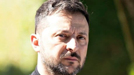 Zelensky: negoziatori russi pronti a discutere incontro con Putin