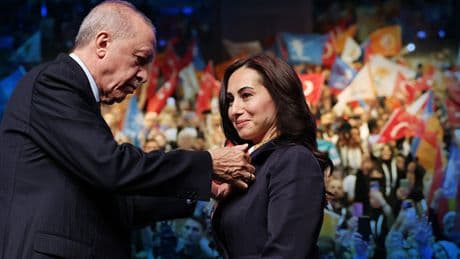 AK Parti'ye katılan Özlem Vural Gürzel'den ilk açıklama