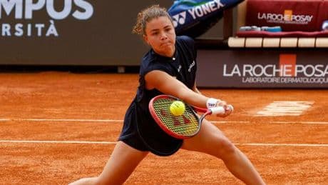 Jasmine Paolini in difficoltà contro Shnaider, poi parla con Errani e cambia tutto: cosa è successo