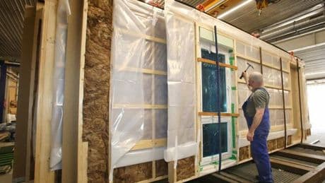Bauen und Wohnen: Serielles Bauen gegen Wohnungsnot – immer mehr Fertigteile im Neubau