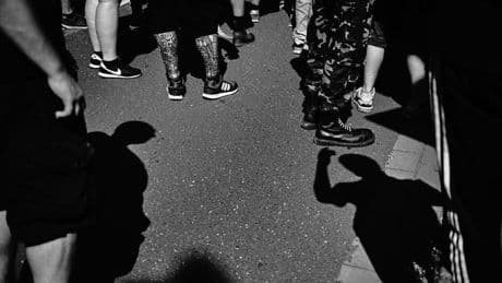 Letzte Verteidigungswelle: Ermittlungen gegen Teenager-Terroristen