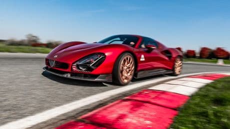 Rijtest Alfa Romeo 33 Stradale: de 250 GTO van Alfa