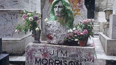 Nach 37 Jahren: Polizei findet verschollene Büste von Jim Morrison