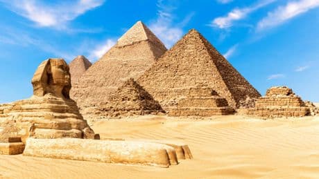 Alquilan un apartamento en Egipto con vistas a las pirámides y se llevan una sorpresa al abrir la ventana: &quot;Nunca más confío&quot;