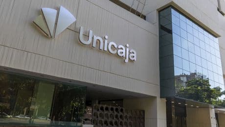 Unicaja habilita una línea de crédito sin interés para hogares, empresas, ganaderos y agricultores afectados por los incendios