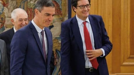 La 'fontanera' acusa al ministro Óscar López de haber maniobrado con las saunas del suegro contra Sánchez