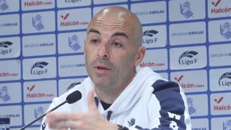 Sánchez Vera: "Me emocionó y alegró mucho lo que dijeron las capitanas, el éxito de un entrenador es lo que dicen tus futbolistas de ti"