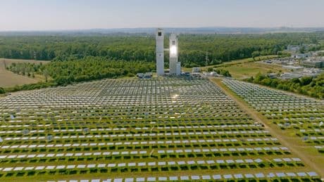 Solarkerosin - wie Pilotprojekt von Swiss die Luftfahrt revolutionieren könnte
