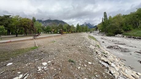 Hautes-Alpes: le camping municipal de Guillestre fait peau neuve après les inondations de 2023