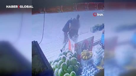 Sipariş verdiği marulu beğenmeyen müşterinin çocuğa yaptıkları şoke etti