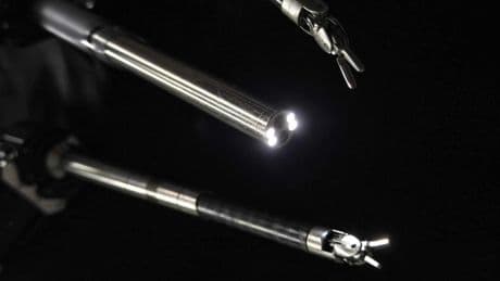 Un robot chirurgical opère en totale autonomie pour la première fois