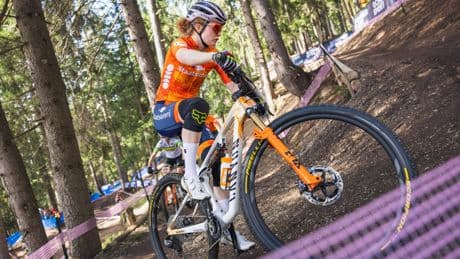 Titelverdedigster Puck Pieterse baalt richting WK mountainbike: ’Ik heb dit nog nooit meegemaakt’