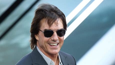 Tom Cruise brak ’bijna zijn rug’ door stunt in achtste Mission impossible-film