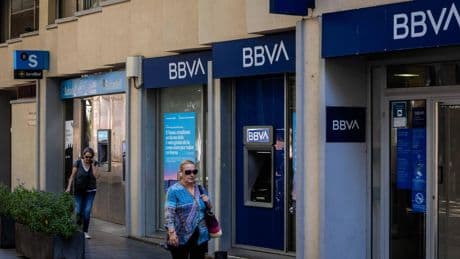 BBVA araña seis puntos al Sabadell en cuota de mercado de pymes en Catalunya