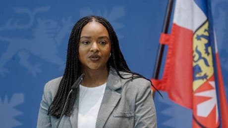 Migrationsdebatte: Touré: Integration in die Gesellschaft vereinfachen
