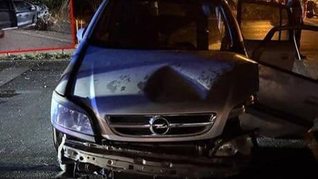 Sakarya'da korkunç kaza! 2 otomobil çarpıştı: 8 yaralı