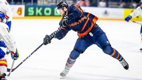 IJshockeyers promoveren naar derde niveau door zege op WK-gastland Servië