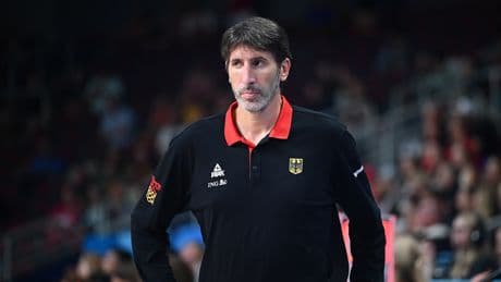 Zu krank zum Coachen - Bundestrainer-Wechsel mitten in der Basketball-EM!