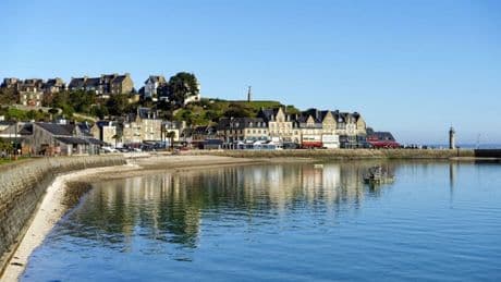 Face à la crise du logement, une ville bretonne va interdire la construction de résidences secondaires