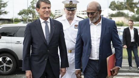 Nouvelle-Calédonie : Manuel Valls accélère, sans rallier le FLNKS à son accord «historique»