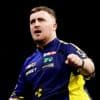 Luke Littler voltooit ‘triple crown’: 18-jarige dartsensatie wint World Matchplay en 232.000 euro