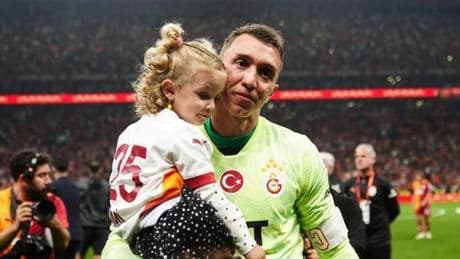 Muslera'nın Galatasaray sonrası yeni adresi belli oluyor! Anlaşma tamam