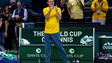 Multan a la leyenda del tenis Lleyton Hewitt por agredir a un agente de antidopaje en Málaga