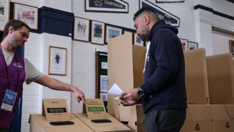 Richtungsweisende Parlamentswahl in Australien begonnen
