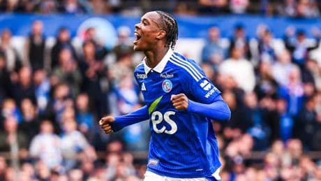 Ligue 1 : Strasbourg poursuit sa forme étincelante en écartant Saint-Étienne