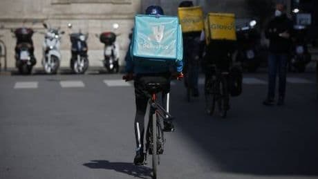 Deliveroo entra nell'orbita Doordash