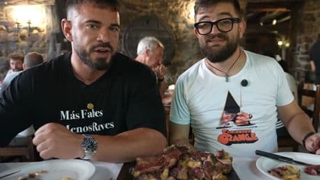 El menú chuletón de 35 euros de un asador vizcaíno con malas reseñas que ha enamorado a 'Cenando con Pablo'
