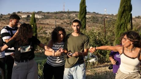 « La non-violence est la bonne solution » : à Al-Makhrour, une famille chrétienne palestinienne remporte une victoire contre les colons