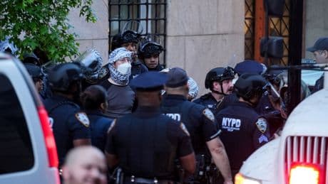 Columbia Üniversitesi'nde Filistin'e destek eylemi: En az 70 gözaltı