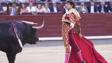 Roca Rey despierta el alma de pueblo de Madrid: crece el oprobio bajo el peso de Morante en Las Ventas