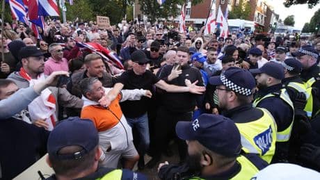 Three arrested after Epping hotel protesters march on council offices