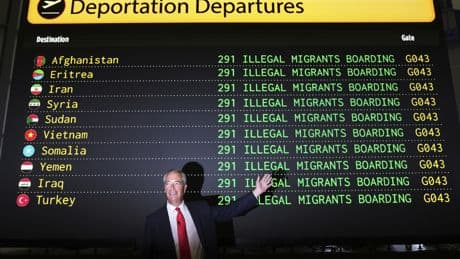 Nigel Farage anuncia sus planes para acabar con la migración irregular que "amenaza el orden público y la seguridad nacional" del Reino Unido