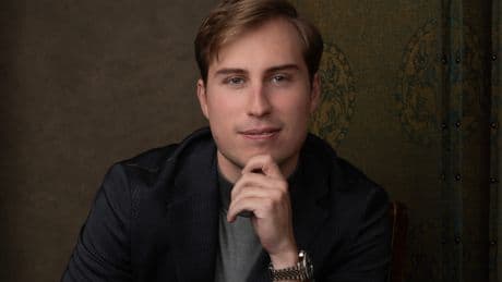 See the 8-slide pitch deck AI video calling platform Lyra used to raise a $6 million seed round from Y Combinator and 468 Capital