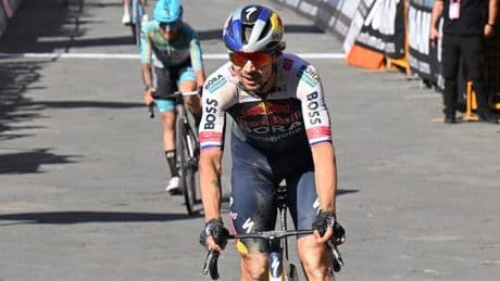 &quot;Roglic non hai pi&ugrave; alternative. Ora attacca!&quot;