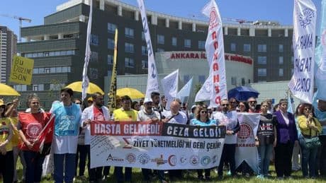 Ankara'da sağlık emekçileri "Eziyet Yönetmeliği"nin geri çekilmesini istedi: ASM’ler ticarethane değil, kamusal sağlık kurumlarıdır