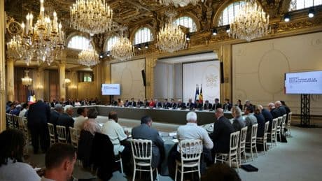Un accord historique sur l'avenir institutionnel de la Nouvelle-Calédonie signé par les indépendantistes et les non-indépendantistes